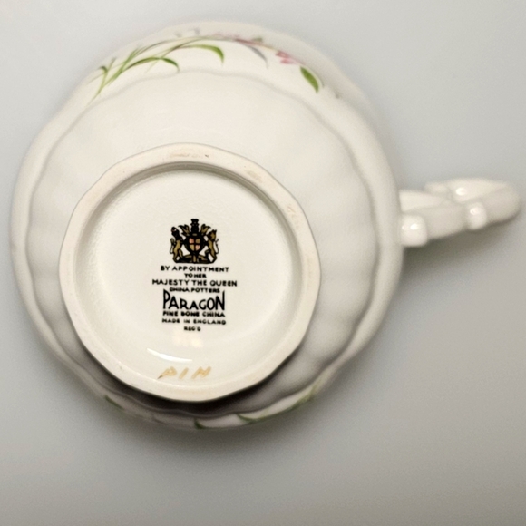 Paragon Fine China Pink "English Flowers Carnations" Tea Cup & Saucer - Picture 13 of 16